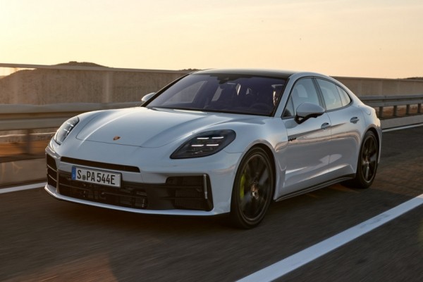 Porsche Panamera третьего поколения: две гибридные версии Porsche Panamera третьего поколения: две гибридные версии
