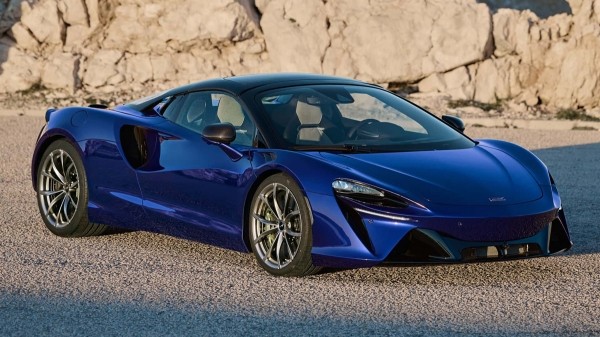 Суперкар McLaren Artura: родстер и технические обновки