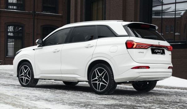 Семиместный кроссовер Evolute i-Space: оснащение и цена Семиместный кроссовер Evolute i-Space: оснащение и цена