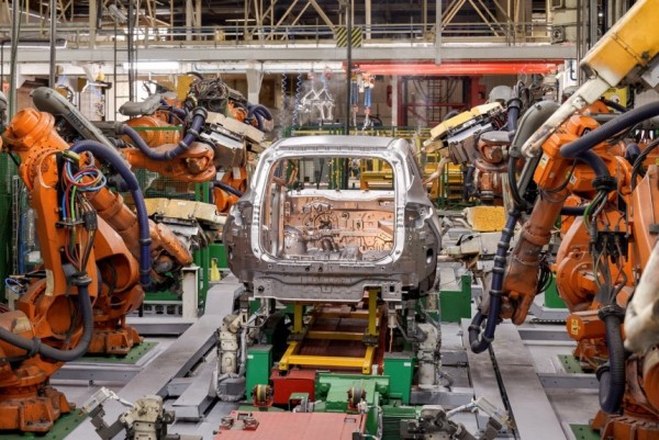 Дайджест дня: Москвич со сваркой, новый салон Tiggo 4 и другие события индустрии