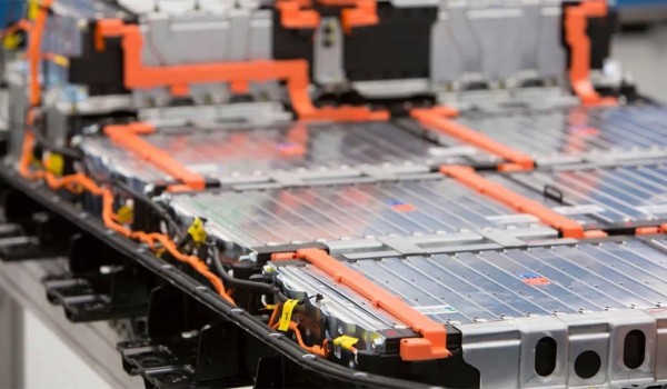 Дайджест дня: алмазный G-класс, BMW без «механики» и другие события индустрии Дайджест дня: алмазный G-класс, BMW без «механики» и другие события индустрии