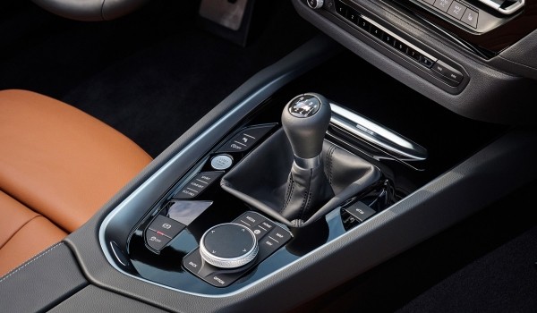 Дайджест дня: алмазный G-класс, BMW без «механики» и другие события индустрии Дайджест дня: алмазный G-класс, BMW без «механики» и другие события индустрии