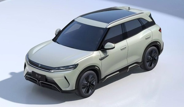 Дайджест дня: представительский Great Wall, новая Lancia и другие события индустрии Дайджест дня: представительский Great Wall, новая Lancia и другие события индустрии