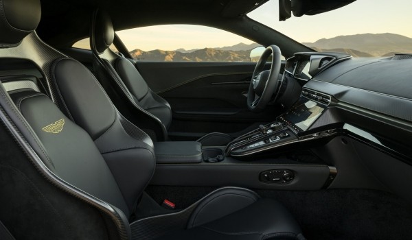 Суперкар Aston Martin Vantage стал на треть мощнее