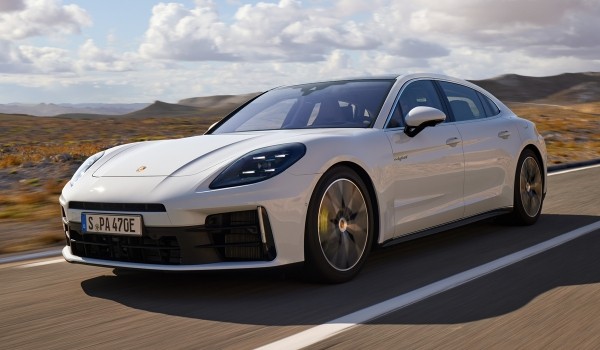 Porsche Panamera третьего поколения: две гибридные версии Porsche Panamera третьего поколения: две гибридные версии