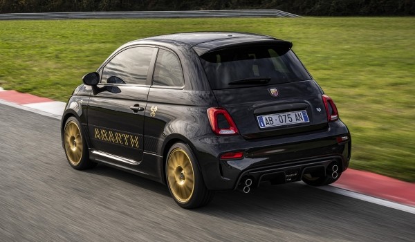 Хэтчбек Abarth 695 75° Anniversario отметит юбилей марки Хэтчбек Abarth 695 75° Anniversario отметит юбилей марки
