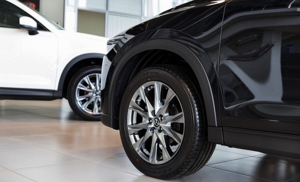 Эксперт Кадаков советует покупать автомобили сейчас, пока они не начали дорожать