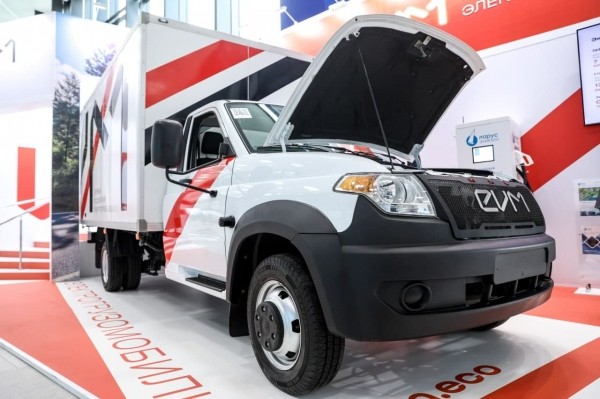 Эксперт «За рулем» испытал серийный грузовик УАЗ с электромотором