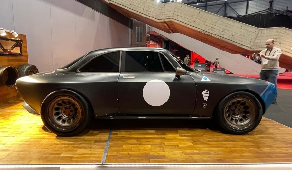 Рестомод Totem GTAmodificata возродил гоночную Джулию шестидесятых Рестомод Totem GTAmodificata возродил гоночную Джулию шестидесятых