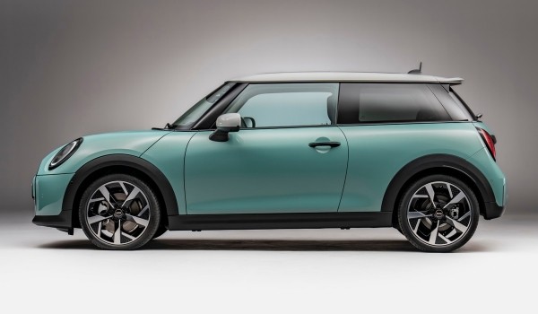 Представлен бензиновый Mini Cooper нового поколения Представлен бензиновый Mini Cooper нового поколения
