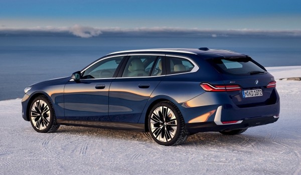 Новый универсал BMW пятой серии: дизель и электричество Новый универсал BMW пятой серии: дизель и электричество
