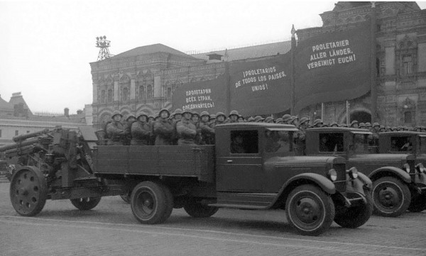 История легендарного советского грузовика времен ВОВ - ЗИС-5 "Трехтонка"