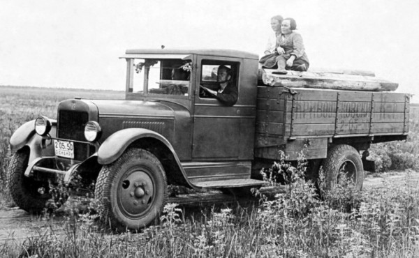 История легендарного советского грузовика времен ВОВ - ЗИС-5 "Трехтонка"