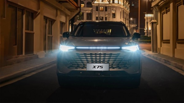 Китайский кроссовер BAIC X75 появится на российском авторынке в марте Китайский кроссовер BAIC X75 появится на российском авторынке в марте