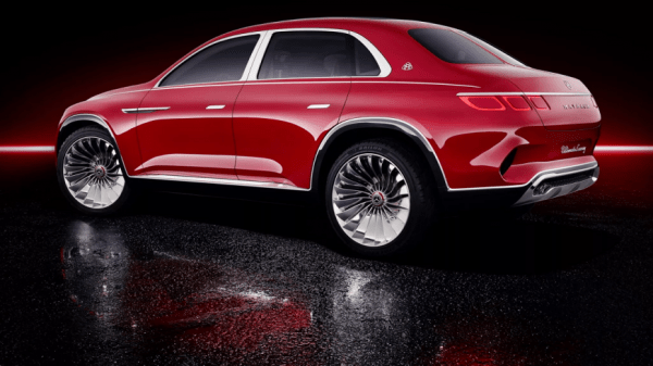 Mercedes отменил выпуск странного кроссовера-седана Maybach