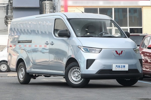 В Китае стартовала продажа соперника ГАЗ «Соболь» по цене «Гранты» В Китае стартовала продажа соперника ГАЗ «Соболь» по цене «Гранты»