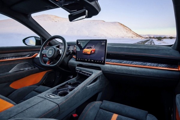 В России выставили на продажу побивший два рекорда Гиннесса электрокар Zeekr