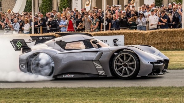 В само быстрой машине в мире McMurtry Spéirling используются батареи от вейпов В само быстрой машине в мире McMurtry Spéirling используются батареи от вейпов