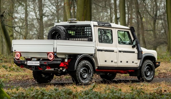Внедорожник Ineos Grenadier превратился в бортовой грузовичок Внедорожник Ineos Grenadier превратился в бортовой грузовичок