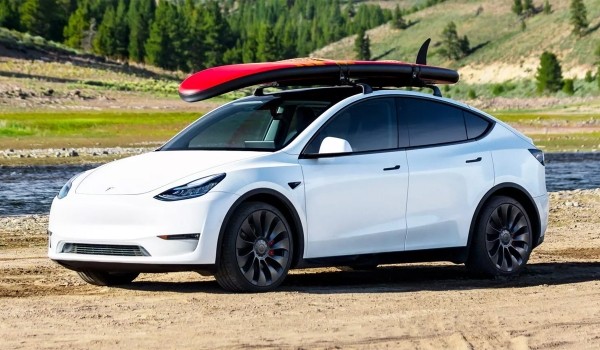 Дайджест дня: обновленный логотип Chery, Renault против Китая и другие события индустрии Дайджест дня: обновленный логотип Chery, Renault против Китая и другие события индустрии