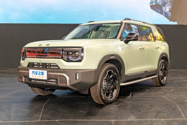 Beijing BJ30 второго поколения представлен в двух версиях Beijing BJ30 второго поколения представлен в двух версиях