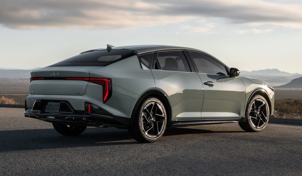 Седан Kia K4 пришел на смену Cerato Седан Kia K4 пришел на смену Cerato