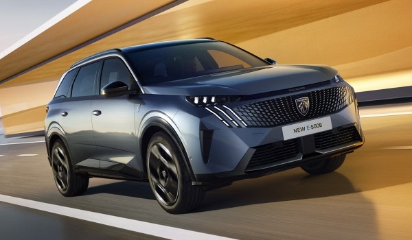 Семиместный Peugeot 5008 перешел в третье поколение