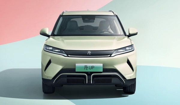 Представлен недорогой электрический кроссовер BYD Yuan UP Представлен недорогой электрический кроссовер BYD Yuan UP