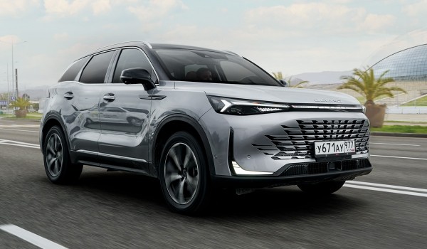 Объявлены российские цены на кроссоверы BAIC X75 Объявлены российские цены на кроссоверы BAIC X75