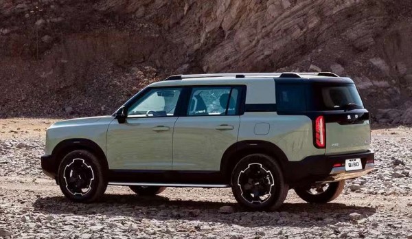 Новый кроссовер Beijing BJ30 составит конкуренцию Dargo Новый кроссовер Beijing BJ30 составит конкуренцию Dargo