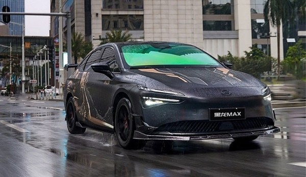 Aion S Max Black Dragon: прямиком из андеграунда Aion S Max Black Dragon: прямиком из андеграунда