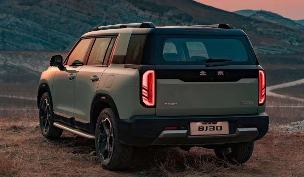 Новый кроссовер Beijing BJ30 составит конкуренцию Dargo Новый кроссовер Beijing BJ30 составит конкуренцию Dargo