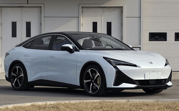 Changan CS75 Plus Champion Edition представят 20 марта, но машина уже рассекречена