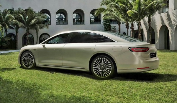 Huawei и BAIC готовят совместный седан Stelato S9 Huawei и BAIC готовят совместный седан Stelato S9