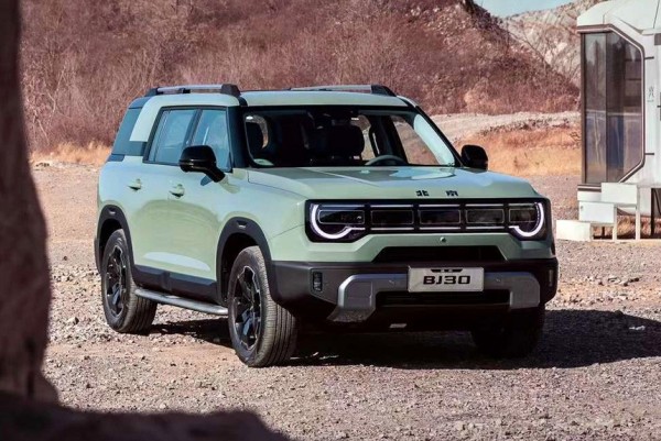 Новый кроссовер Beijing BJ30 составит конкуренцию Dargo Новый кроссовер Beijing BJ30 составит конкуренцию Dargo