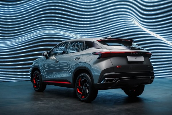 Кроссовер Omoda C5 получит более доступную версию в России Кроссовер Omoda C5 получит более доступную версию в России