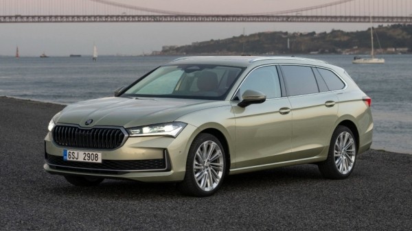 Новая Skoda Superb получит инновационную цифровую приборную панель