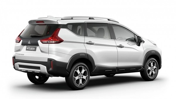 Новые Mitsubishi Xpander Cross у «частников» оказались дешевле, чем у дилеров