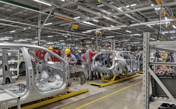 Производство новых легковых машин в России выросло на 70% в феврале 2024 года Производство новых легковых машин в России выросло на 70% в феврале 2024 года