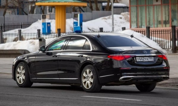 Российские спецслужбы обзавелись "санкционным" Mercedes-Benz S-класса за миллион евро Российские спецслужбы обзавелись "санкционным" Mercedes-Benz S-класса за миллион евро