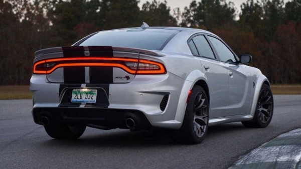 Те, кто купил Dodge Charger/Chrysler 300 могут пострадать из-за неработающих подушек безопасности Те, кто купил Dodge Charger/Chrysler 300 могут пострадать из-за неработающих подушек безопасности