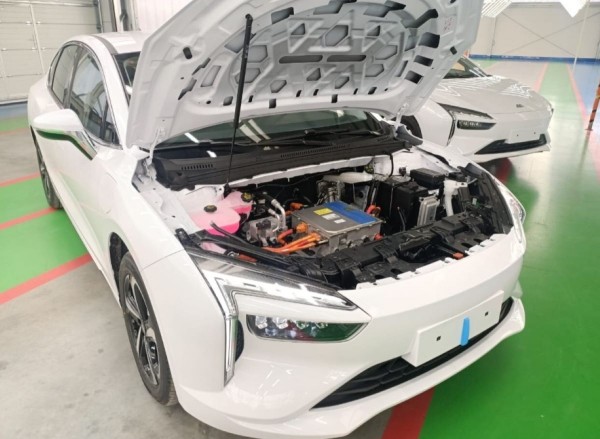 В Калининграде таксисты начали ездить на электрокарах «Амберавто» В Калининграде таксисты начали ездить на электрокарах «Амберавто»