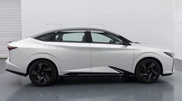 Honda и Dongfeng подготовили седан Lingxie L с шестью экранами Honda и Dongfeng подготовили седан Lingxie L с шестью экранами