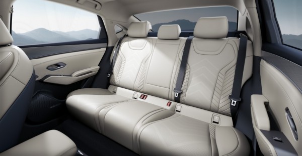 Показан недорогой гибридный седан BYD Qin L Показан недорогой гибридный седан BYD Qin L