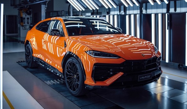 Суперкроссовер Lamborghini Urus стал подзаряжаемым гибридом