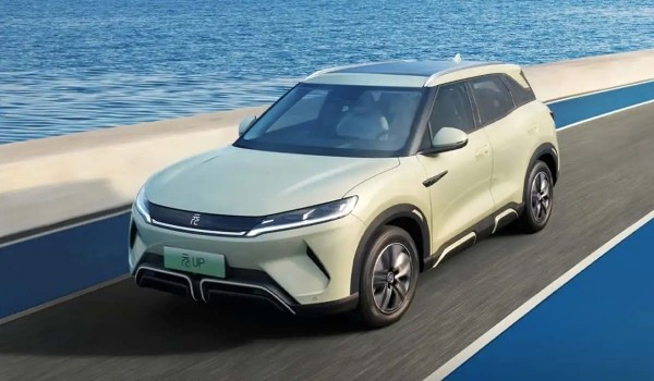 Дайджест дня: Golf на конвейере, Веста без восьмиклапанника и другие события индустрии Дайджест дня: Golf на конвейере, Веста без восьмиклапанника и другие события индустрии