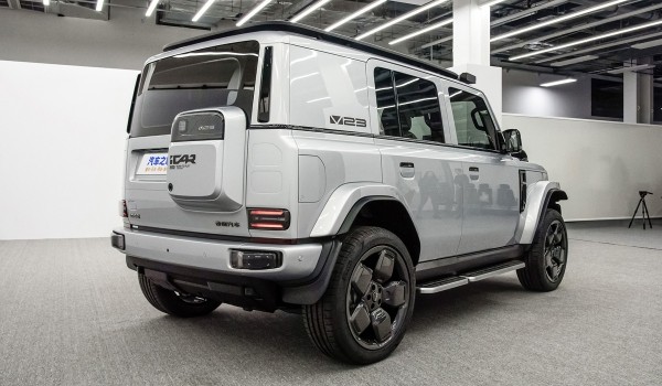 Компания Chery показала стильный паркетник iCar V23