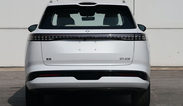 Компания Dongfeng готовит электрический кроссовер eπ 008 Компания Dongfeng готовит электрический кроссовер eπ 008