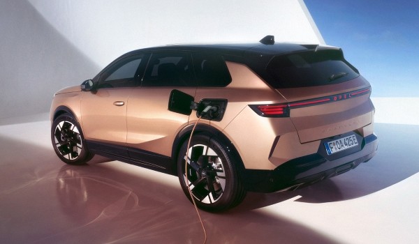 Представлен кроссовер Opel Grandland нового поколения Представлен кроссовер Opel Grandland нового поколения