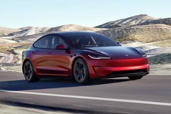 Представлена обновленная Tesla Model 3 Performance Представлена обновленная Tesla Model 3 Performance